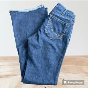Ariat 27/31 flare jeans worn a couple of times.